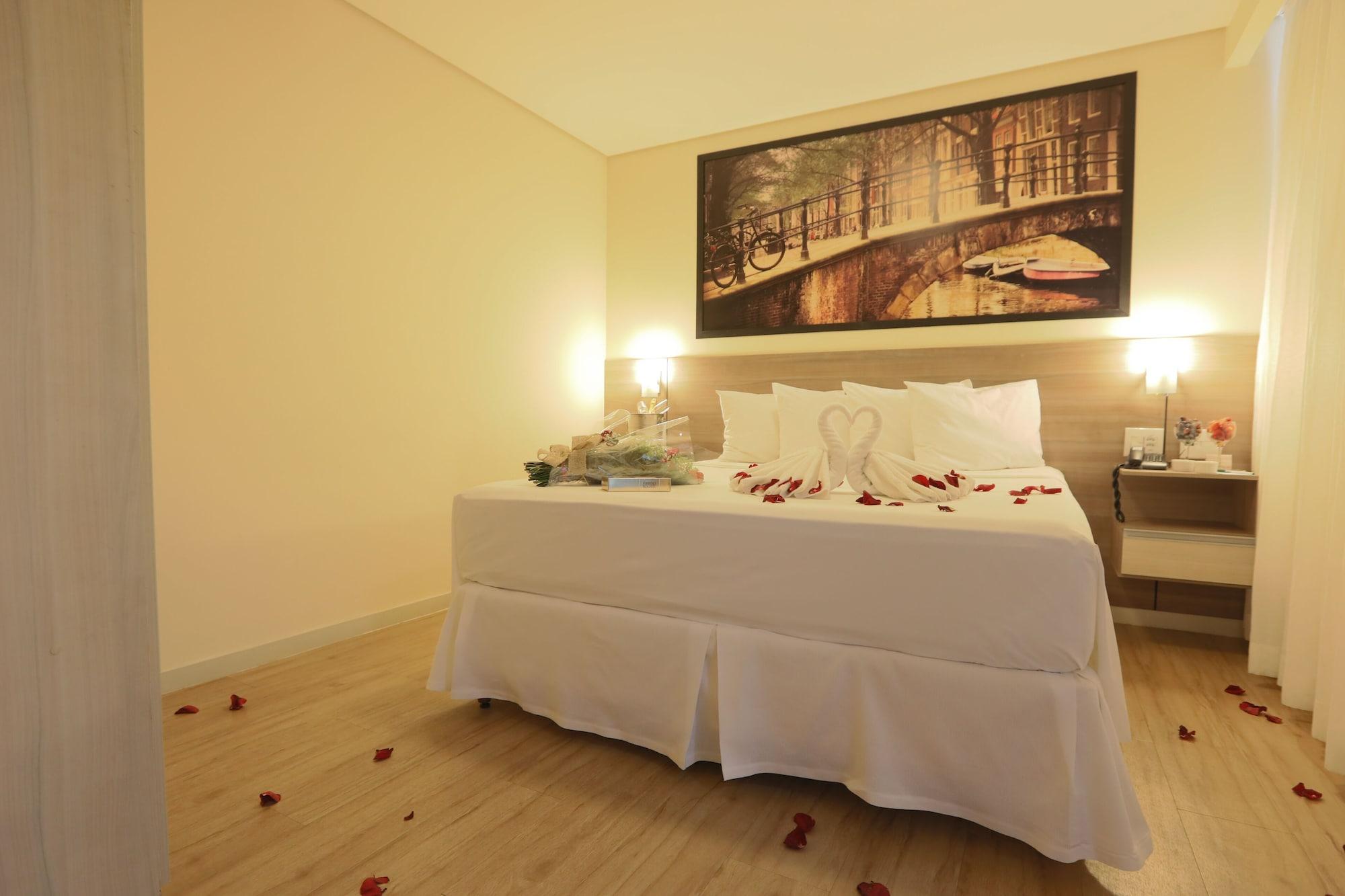 Hotel Amsterdam Montes Claros Εξωτερικό φωτογραφία