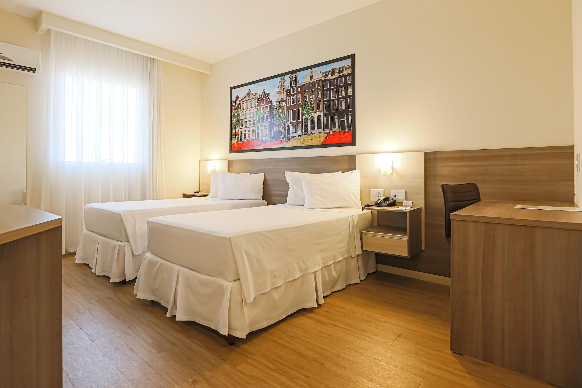 Hotel Amsterdam Montes Claros Εξωτερικό φωτογραφία