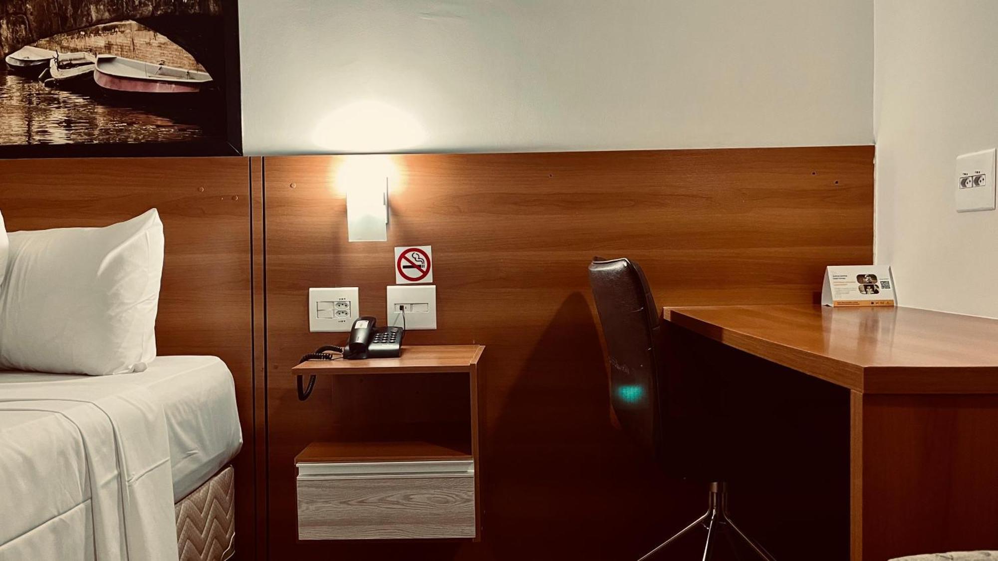 Hotel Amsterdam Montes Claros Εξωτερικό φωτογραφία