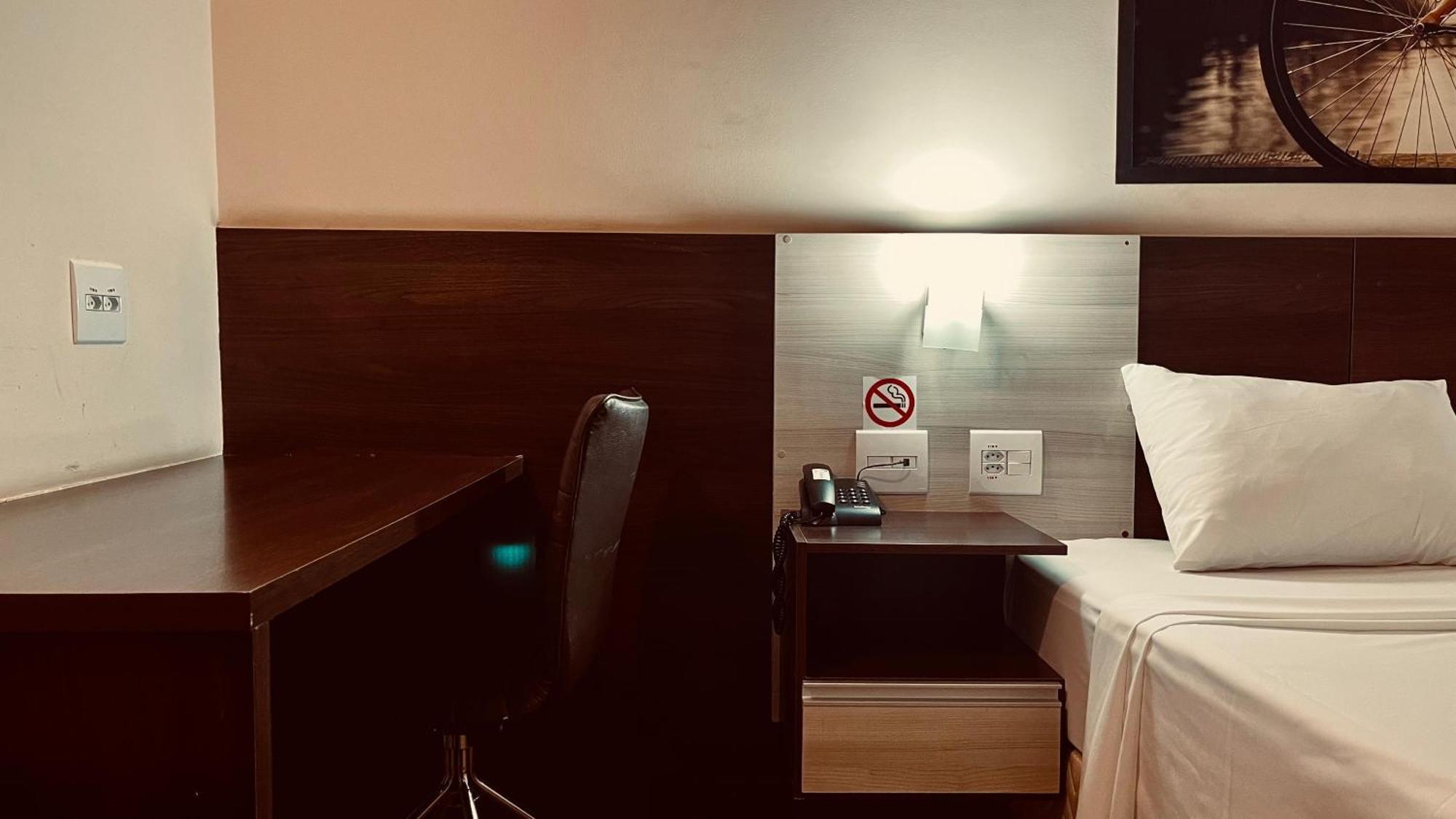 Hotel Amsterdam Montes Claros Εξωτερικό φωτογραφία
