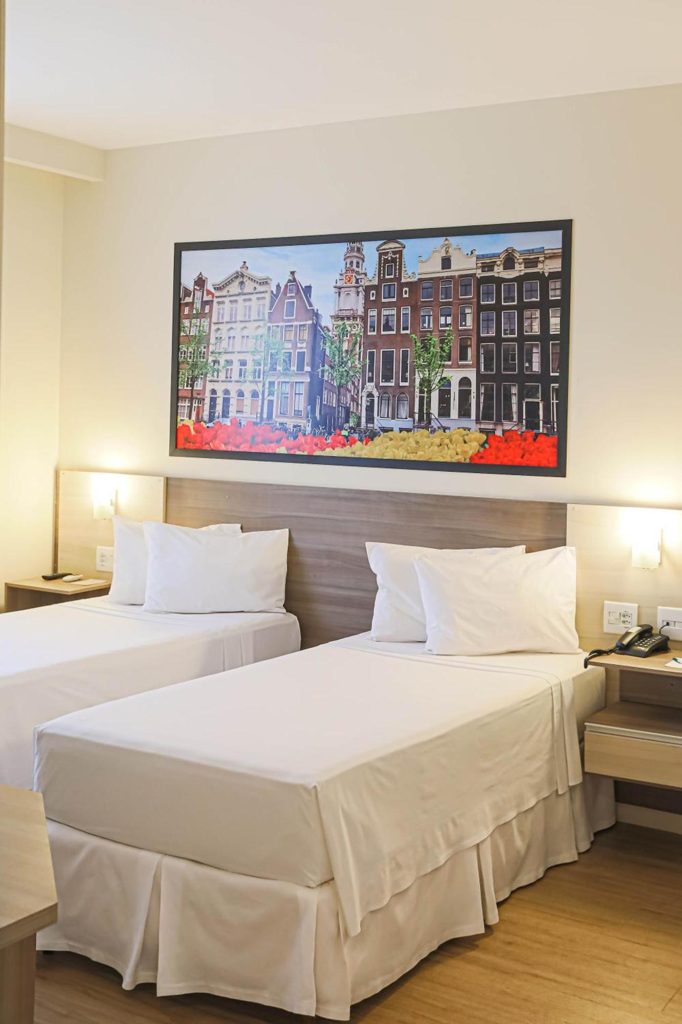 Hotel Amsterdam Montes Claros Εξωτερικό φωτογραφία