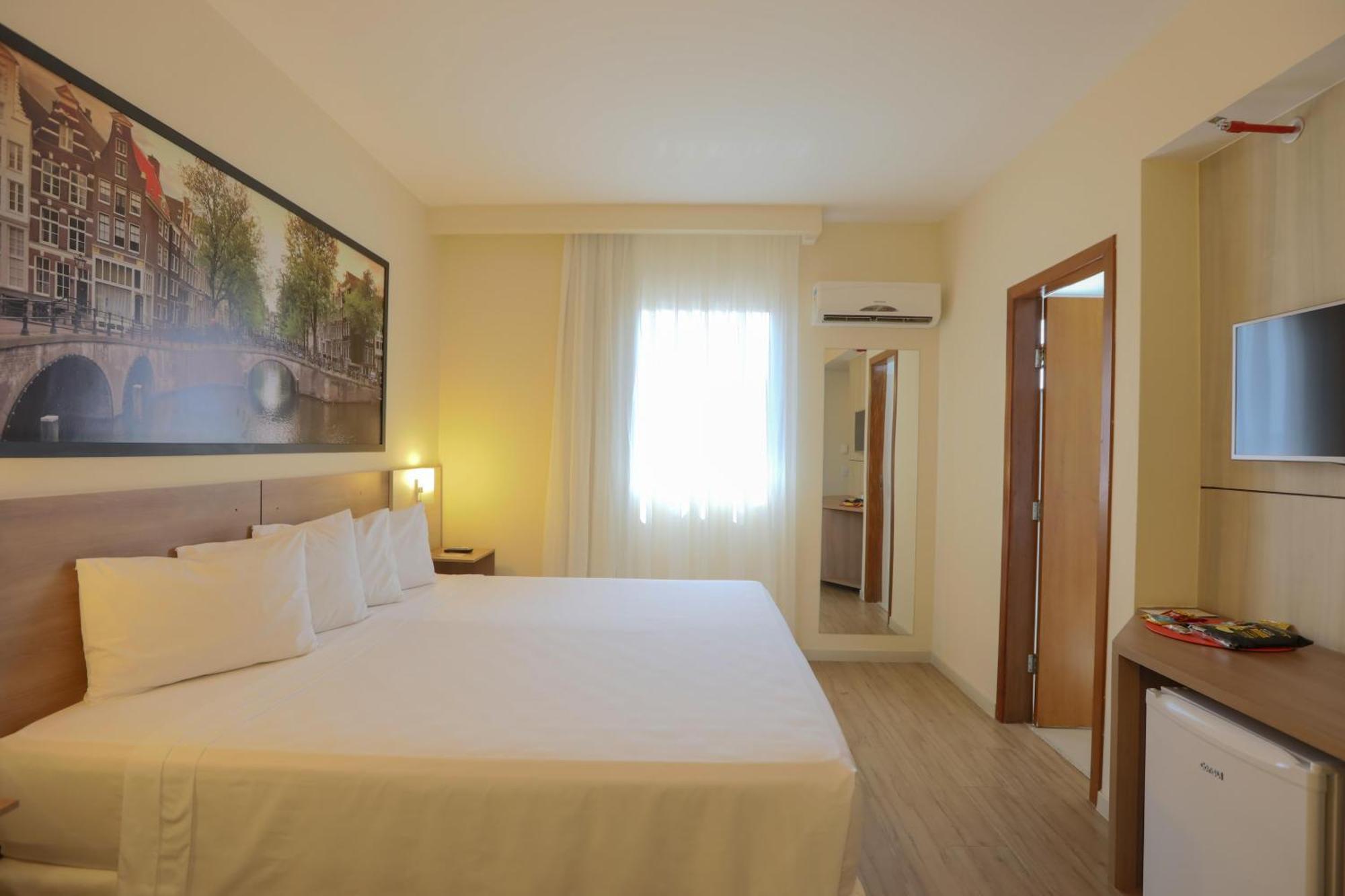 Hotel Amsterdam Montes Claros Εξωτερικό φωτογραφία