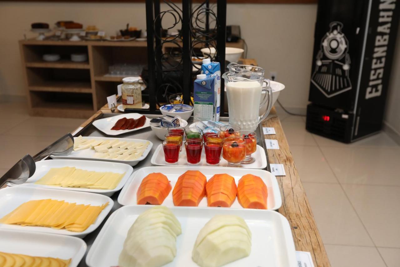 Hotel Amsterdam Montes Claros Εξωτερικό φωτογραφία